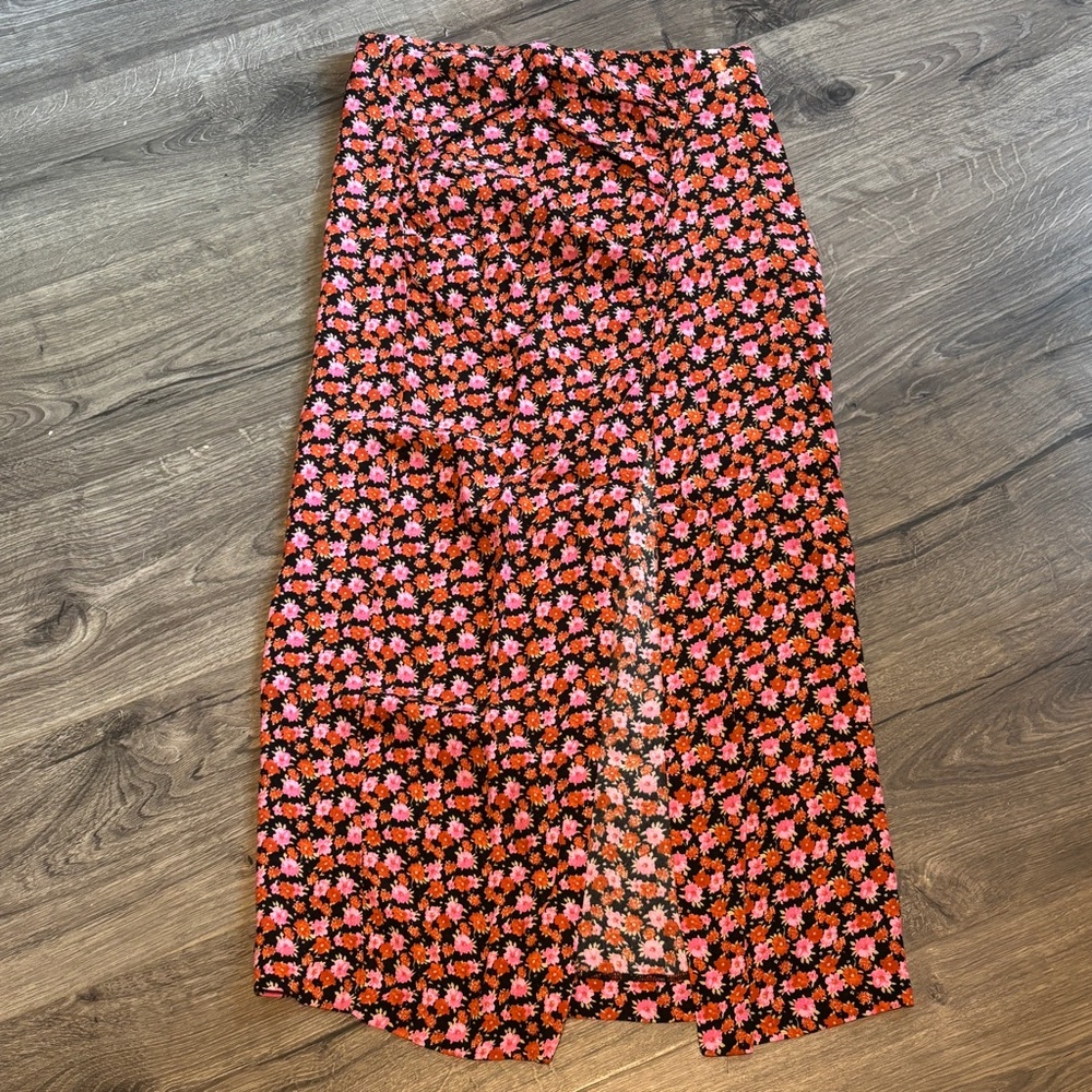 Zara Pink and Orange Floral Pencil Skirt